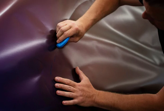 auto-service-salon-doign-car-wrapping-purple